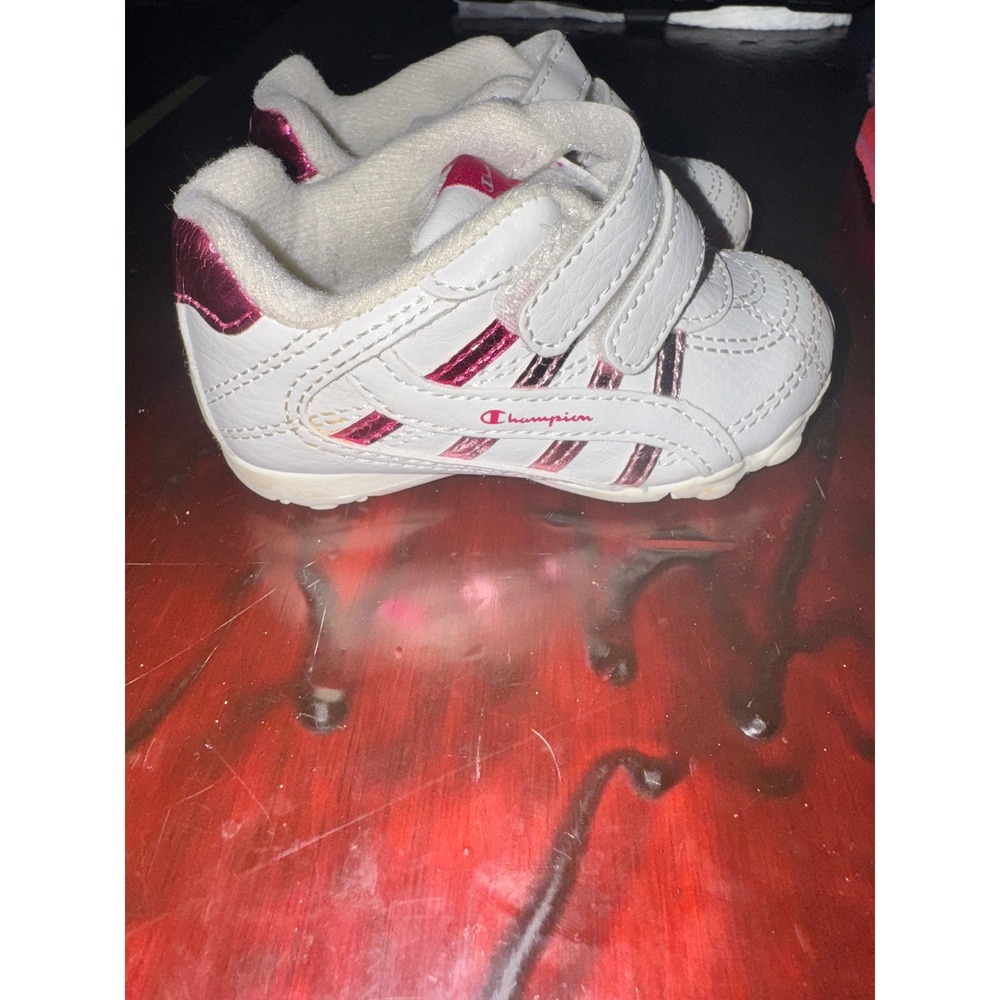 Champions girls shoes 4w